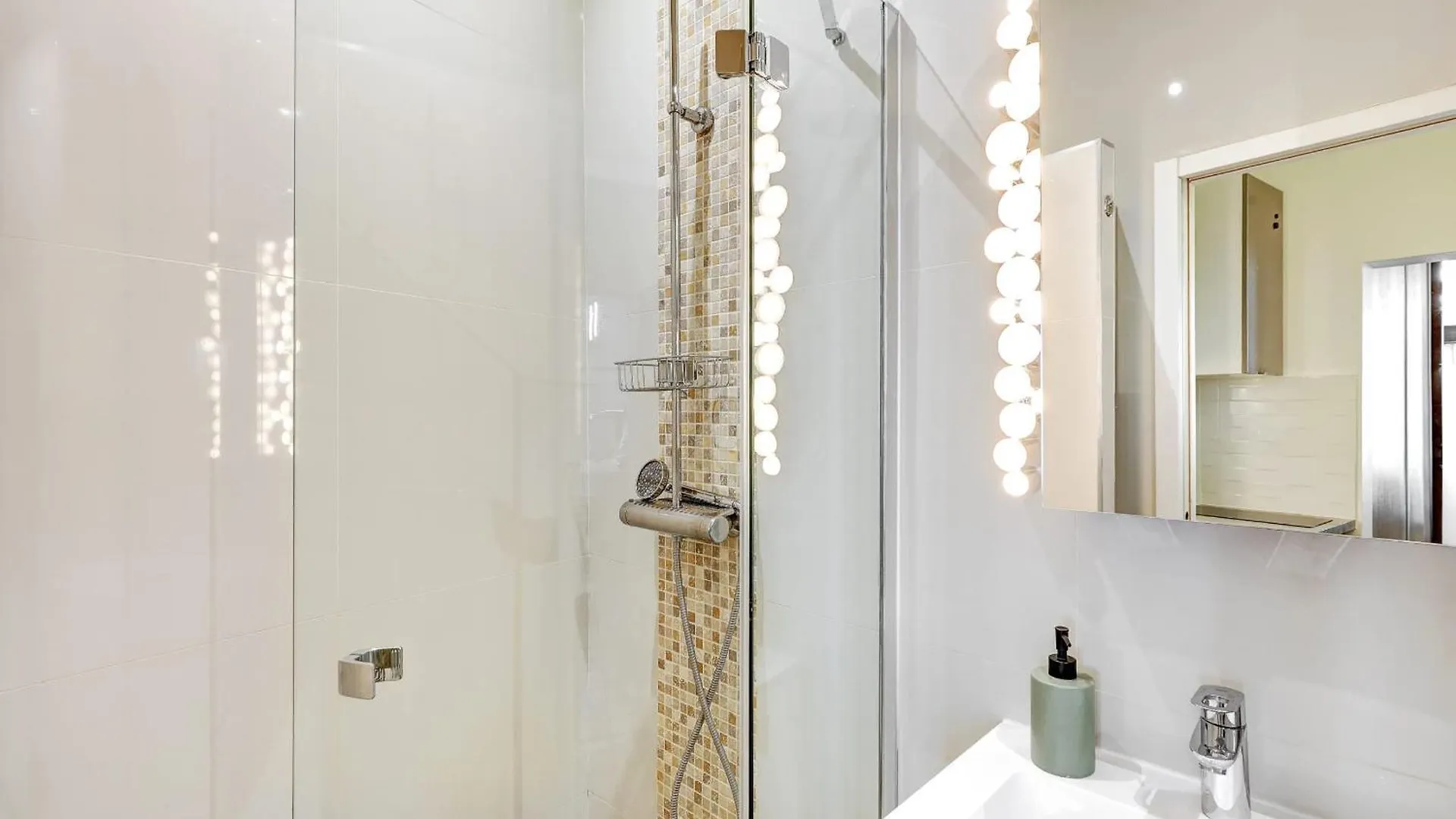 Charming Studio Near Notre-Dame & Marais Paris