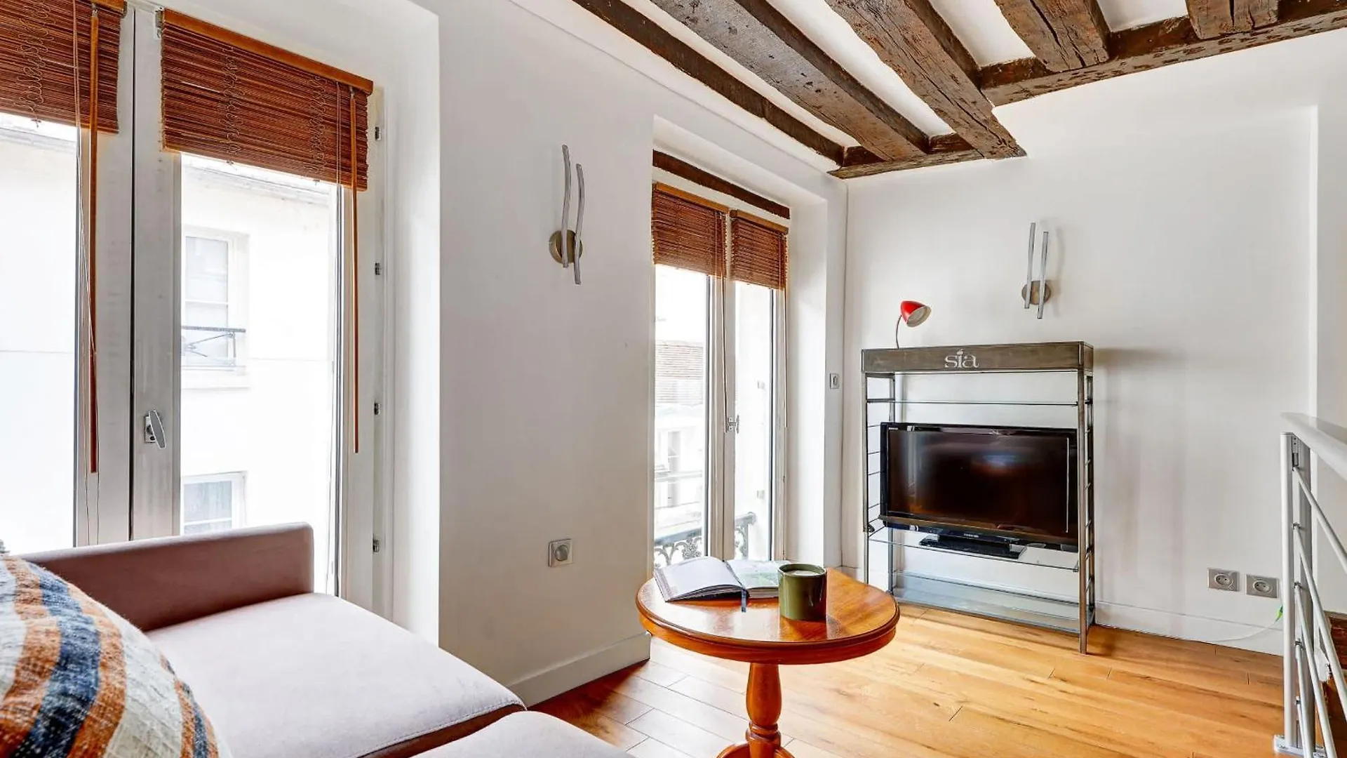 Charming Studio Near Notre-Dame & Marais Paris France